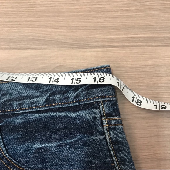 Levi’s 501 High Rise Cutoff Denim Shorts tags are no longer on. - Picture 6 of 8